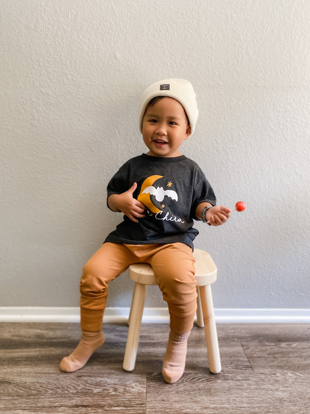 Cuddle Sleep Dream Moon Child | Heathered Black Short Sleeve Tshirt