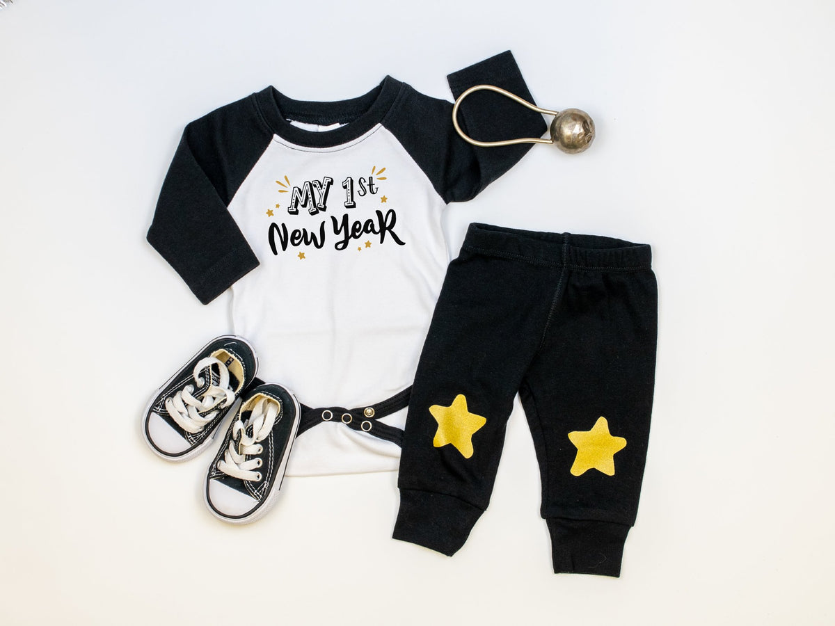 Cuddle Sleep Dream Baby &amp; Toddler Tops My 1st New Year | Black Raglan Bodysuit