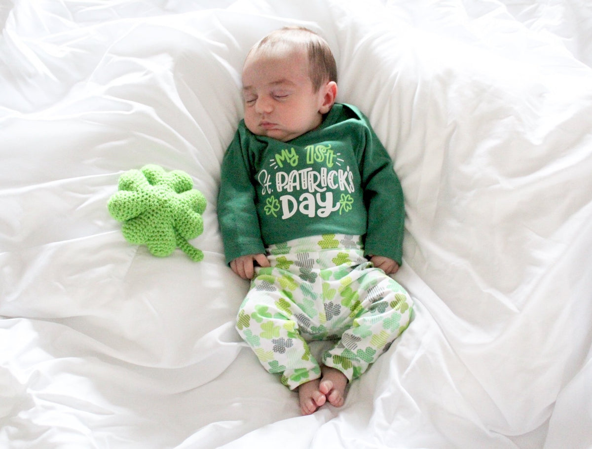 Cuddle Sleep Dream My 1st St. Patrick&#39;s Day | Green Bodysuit