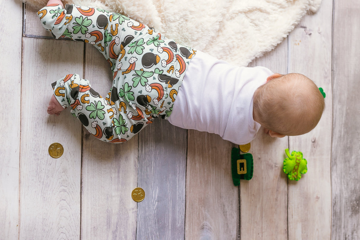 Cuddle Sleep Dream Leggings St. Patrick&#39;s Day Toss Leggings