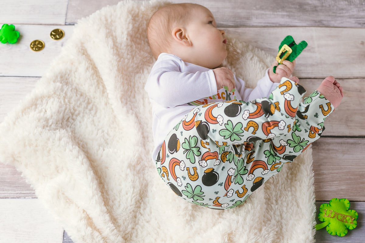 Cuddle Sleep Dream Leggings St. Patrick&#39;s Day Toss Leggings