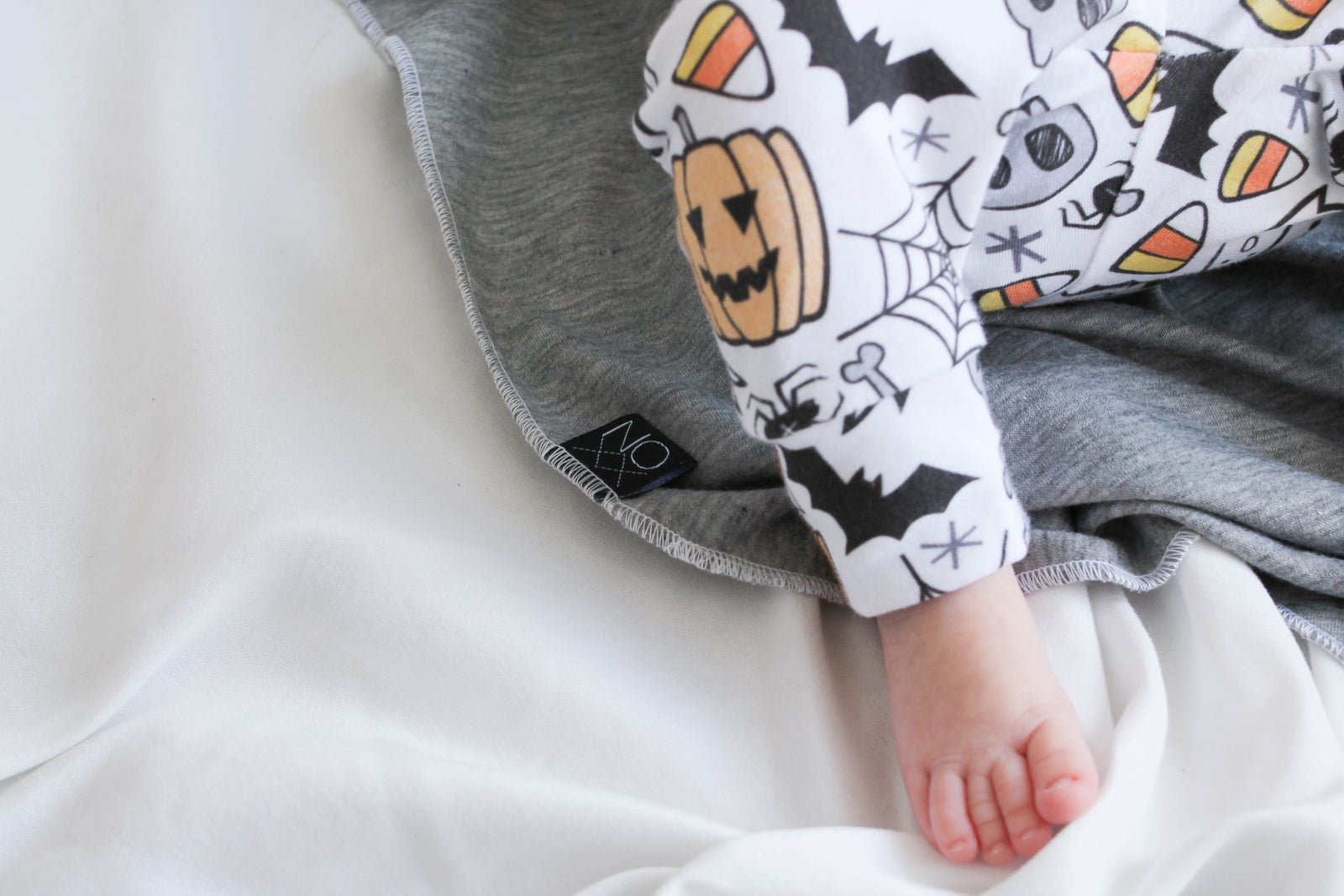 Cuddle Sleep Dream Leggings Halloween Toss Leggings